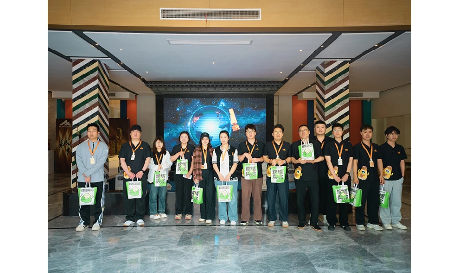 Feeling Chinese culture in Dragon Boat Festival